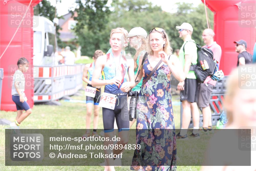 21.06.2026 - 29. Vierlanden-Triathlon Andreas Tolksdorf http://msf.ph/oto/9894839 21.06.2026 15:09:20 Ziel 1302, 1302 meine-sportfotos.de