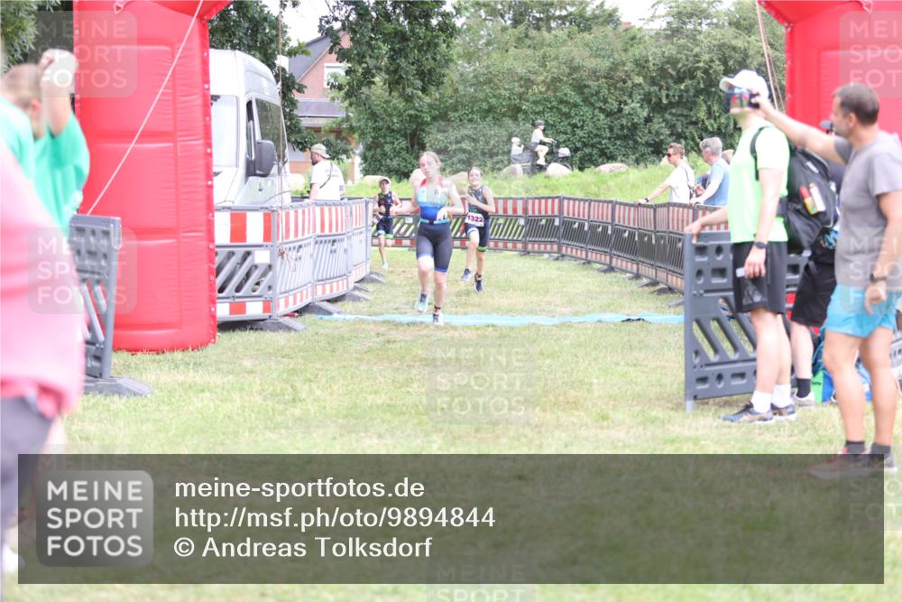 21.06.2026 - 29. Vierlanden-Triathlon Andreas Tolksdorf http://msf.ph/oto/9894844 21.06.2026 15:09:49 Ziel 1293, 1319, 1322, 1293, 1319, 1322 meine-sportfotos.de