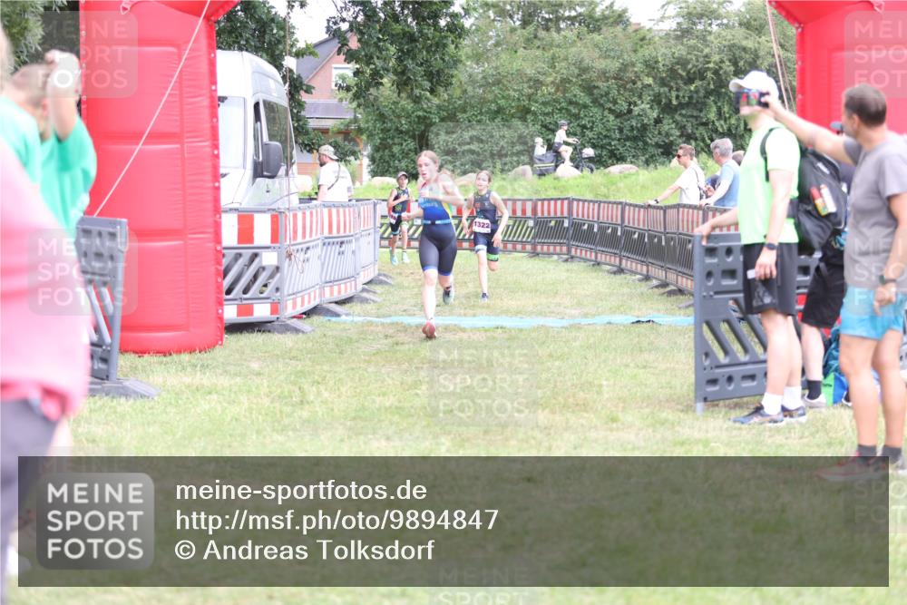 21.06.2026 - 29. Vierlanden-Triathlon Andreas Tolksdorf http://msf.ph/oto/9894847 21.06.2026 15:09:49 Ziel 1293, 1319, 1322, 1293, 1319, 1322 meine-sportfotos.de