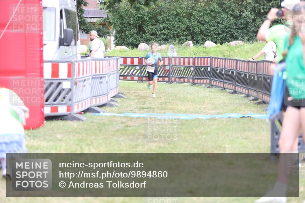 21.06.2026 - 29. Vierlanden-Triathlon Andreas Tolksdorf http://msf.ph/oto/9894860 21.06.2026 15:10:09 Ziel 1282, 1282 meine-sportfotos.de