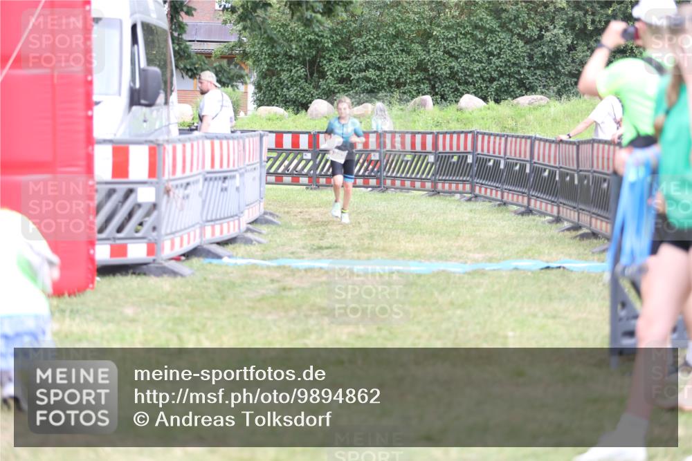 21.06.2026 - 29. Vierlanden-Triathlon Andreas Tolksdorf http://msf.ph/oto/9894862 21.06.2026 15:10:09 Ziel 1282, 1282 meine-sportfotos.de