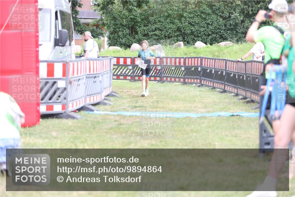 21.06.2026 - 29. Vierlanden-Triathlon Andreas Tolksdorf http://msf.ph/oto/9894864 21.06.2026 15:10:09 Ziel 1282, 1282 meine-sportfotos.de
