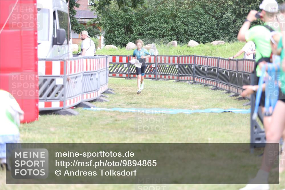 21.06.2026 - 29. Vierlanden-Triathlon Andreas Tolksdorf http://msf.ph/oto/9894865 21.06.2026 15:10:09 Ziel 1282, 1282 meine-sportfotos.de