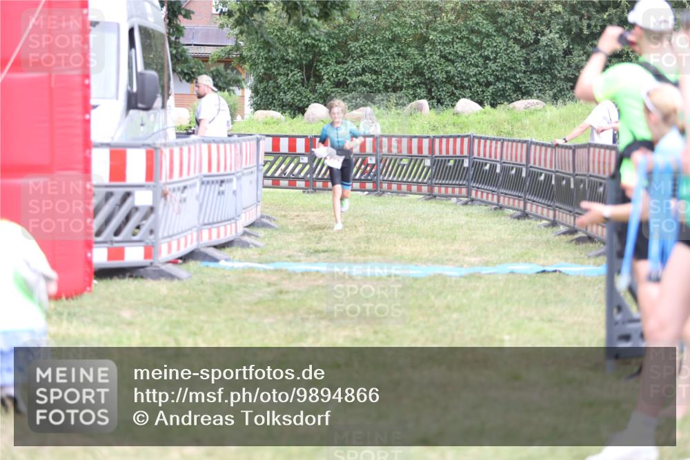21.06.2026 - 29. Vierlanden-Triathlon Andreas Tolksdorf http://msf.ph/oto/9894866 21.06.2026 15:10:09 Ziel 1282, 1282 meine-sportfotos.de