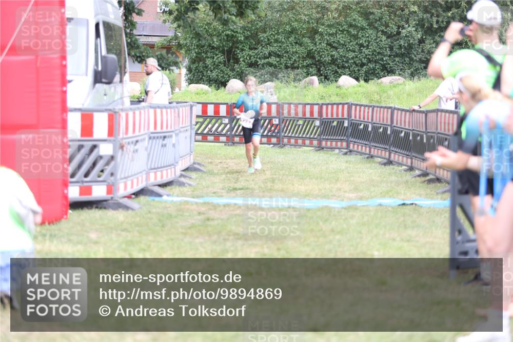21.06.2026 - 29. Vierlanden-Triathlon Andreas Tolksdorf http://msf.ph/oto/9894869 21.06.2026 15:10:09 Ziel 1282, 1282 meine-sportfotos.de