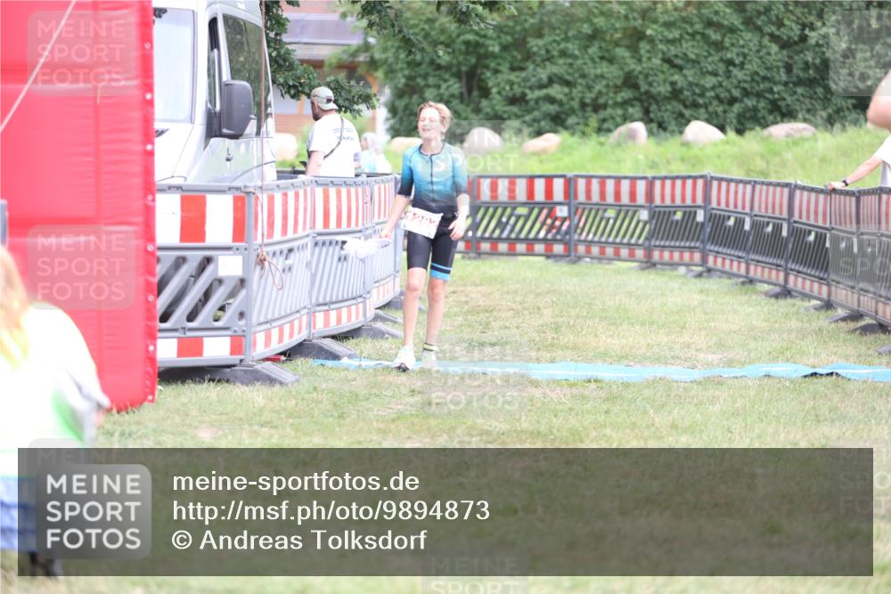 21.06.2026 - 29. Vierlanden-Triathlon Andreas Tolksdorf http://msf.ph/oto/9894873 21.06.2026 15:10:12 Ziel 1282, 1282 meine-sportfotos.de