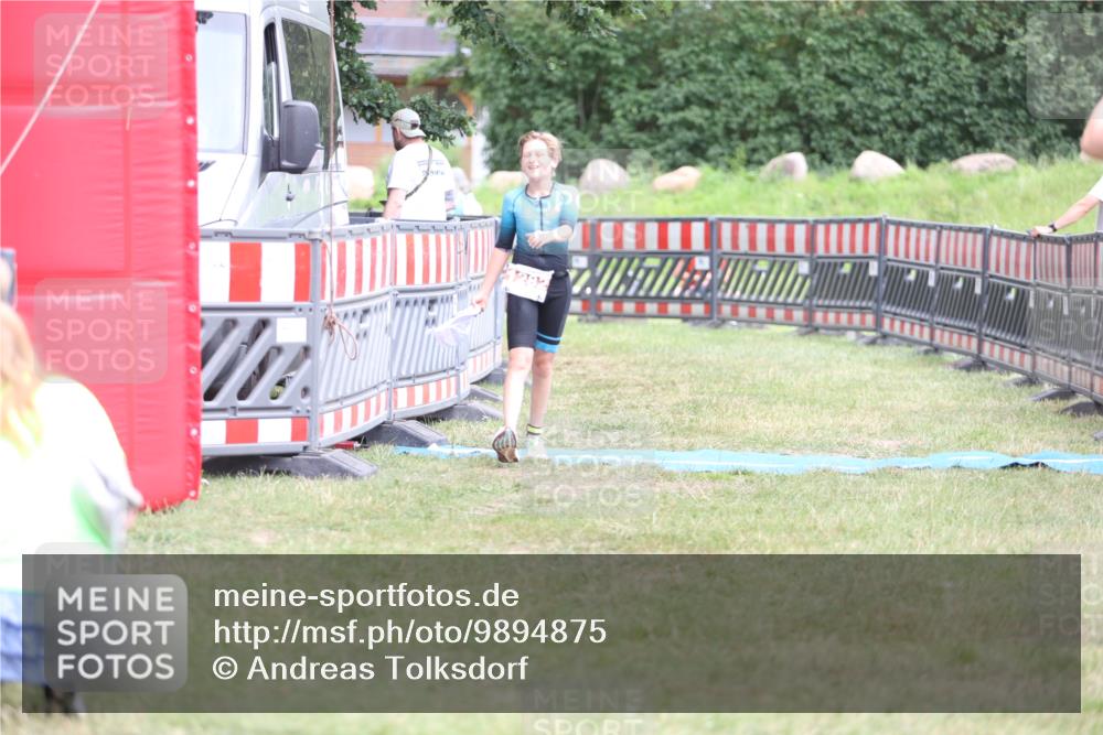 21.06.2026 - 29. Vierlanden-Triathlon Andreas Tolksdorf http://msf.ph/oto/9894875 21.06.2026 15:10:12 Ziel 1282, 1282 meine-sportfotos.de
