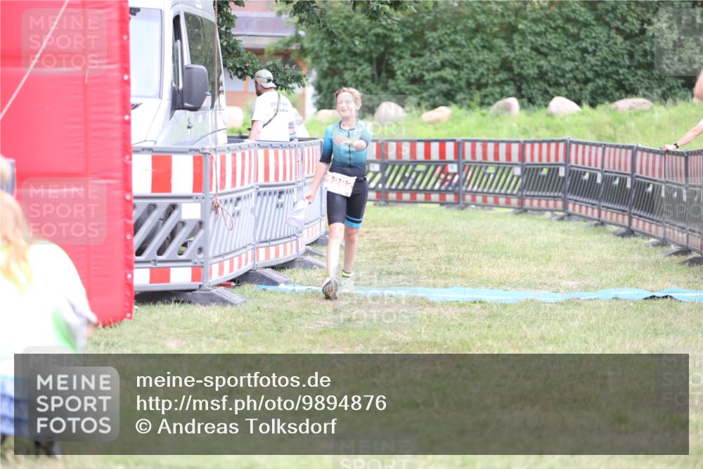 21.06.2026 - 29. Vierlanden-Triathlon Andreas Tolksdorf http://msf.ph/oto/9894876 21.06.2026 15:10:12 Ziel 1282, 1282 meine-sportfotos.de