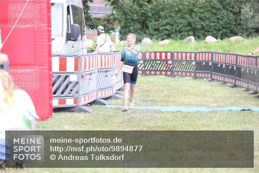 21.06.2026 - 29. Vierlanden-Triathlon Andreas Tolksdorf http://msf.ph/oto/9894877 21.06.2026 15:10:12 Ziel 1282, 1282 meine-sportfotos.de