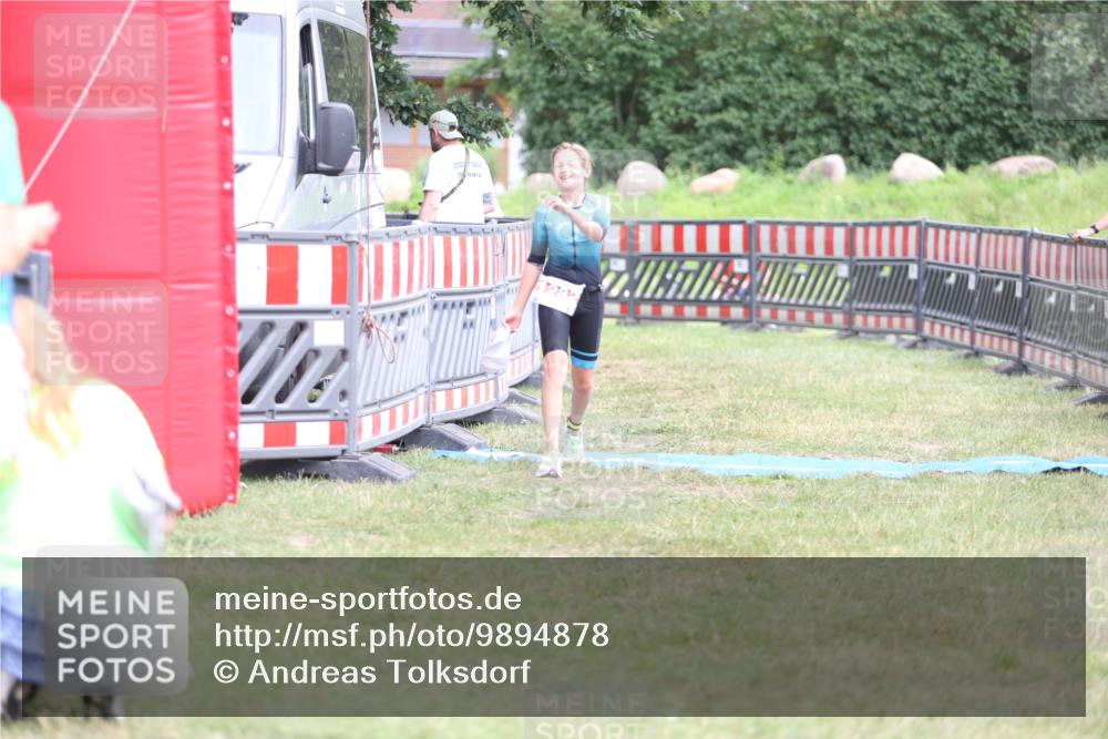 21.06.2026 - 29. Vierlanden-Triathlon Andreas Tolksdorf http://msf.ph/oto/9894878 21.06.2026 15:10:12 Ziel 1282, 1282 meine-sportfotos.de