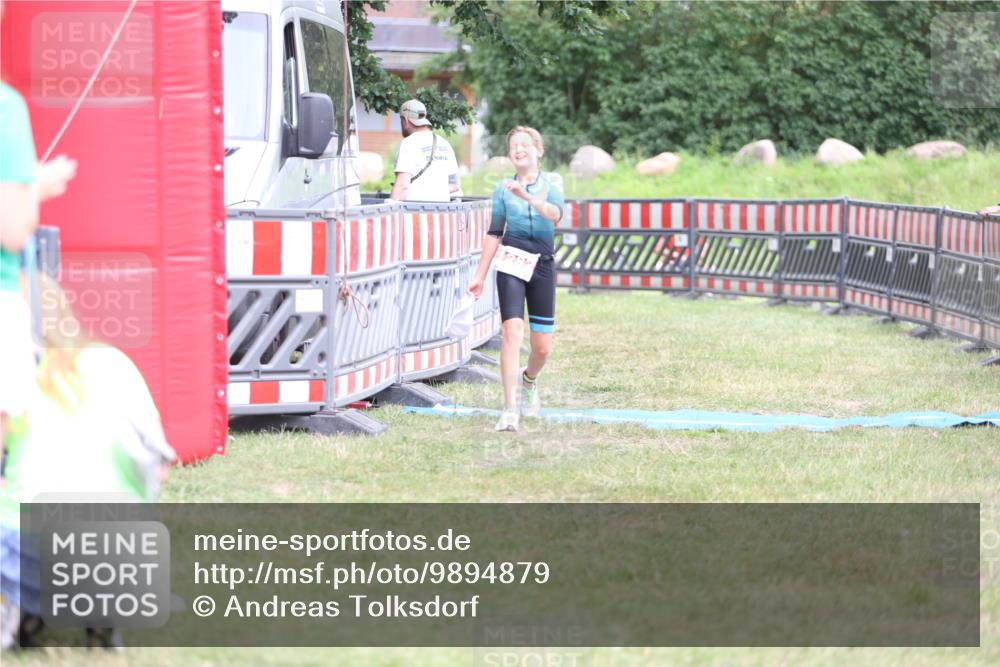 21.06.2026 - 29. Vierlanden-Triathlon Andreas Tolksdorf http://msf.ph/oto/9894879 21.06.2026 15:10:12 Ziel 1282, 1282 meine-sportfotos.de