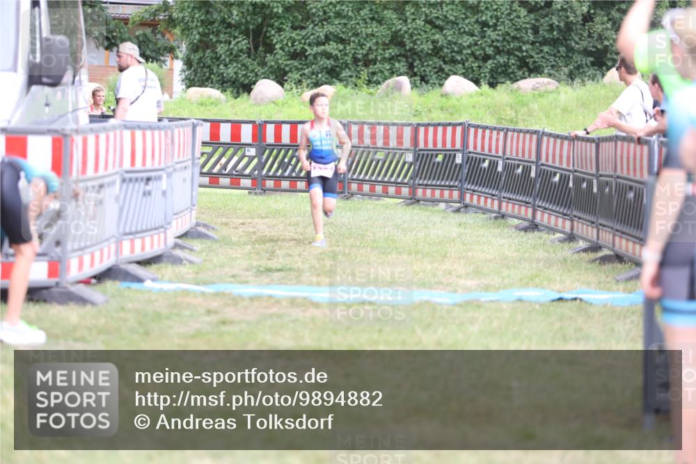 21.06.2026 - 29. Vierlanden-Triathlon Andreas Tolksdorf http://msf.ph/oto/9894882 21.06.2026 15:10:21 Ziel 1287, 1334, 1287, 1334 meine-sportfotos.de