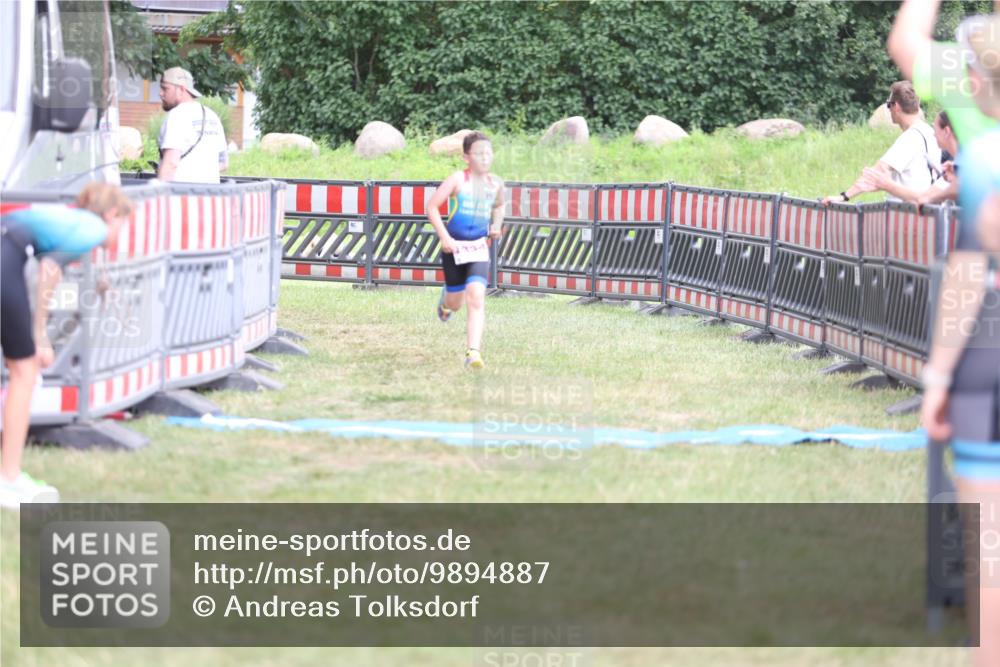 21.06.2026 - 29. Vierlanden-Triathlon Andreas Tolksdorf http://msf.ph/oto/9894887 21.06.2026 15:10:21 Ziel 1287, 1334, 1287, 1334 meine-sportfotos.de