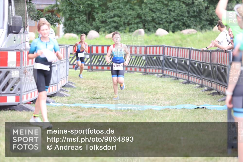 21.06.2026 - 29. Vierlanden-Triathlon Andreas Tolksdorf http://msf.ph/oto/9894893 21.06.2026 15:10:22 Ziel 1287, 1334, 1287, 1334 meine-sportfotos.de