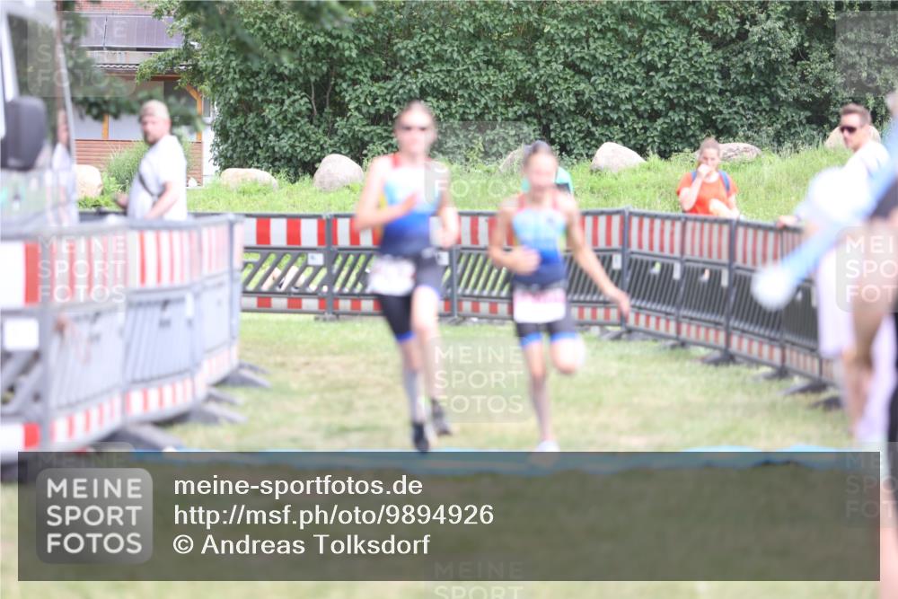 21.06.2026 - 29. Vierlanden-Triathlon Andreas Tolksdorf http://msf.ph/oto/9894926 21.06.2026 15:10:43 Ziel 1233, 1267, 1273, 1304, 1305, 1233, 1267, 1273, 1304, 1305 meine-sportfotos.de