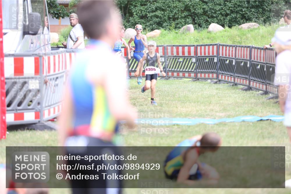 21.06.2026 - 29. Vierlanden-Triathlon Andreas Tolksdorf http://msf.ph/oto/9894929 21.06.2026 15:10:48 Ziel 1233, 1267, 1273, 1304, 1305, 1311, 1321, 1233, 1267, 1273, 1304, 1305, 1311, 1321 meine-sportfotos.de