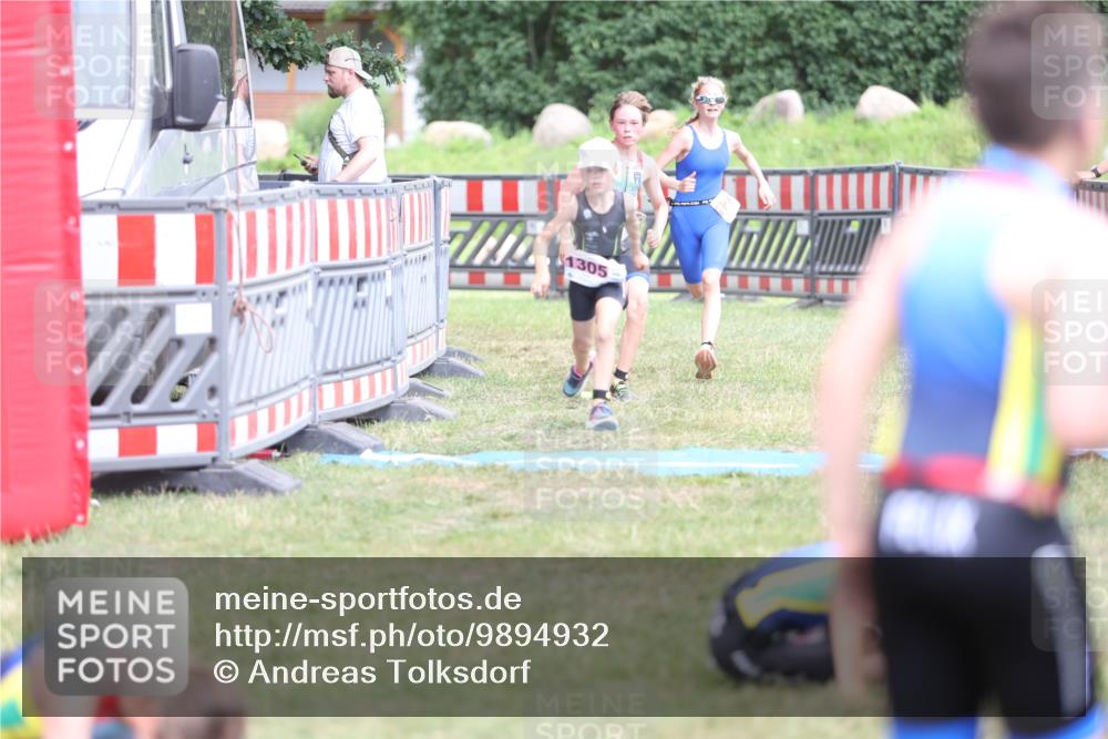 21.06.2026 - 29. Vierlanden-Triathlon Andreas Tolksdorf http://msf.ph/oto/9894932 21.06.2026 15:10:50 Ziel 1233, 1273, 1305, 1311, 1321, 1233, 1273, 1305, 1311, 1321 meine-sportfotos.de