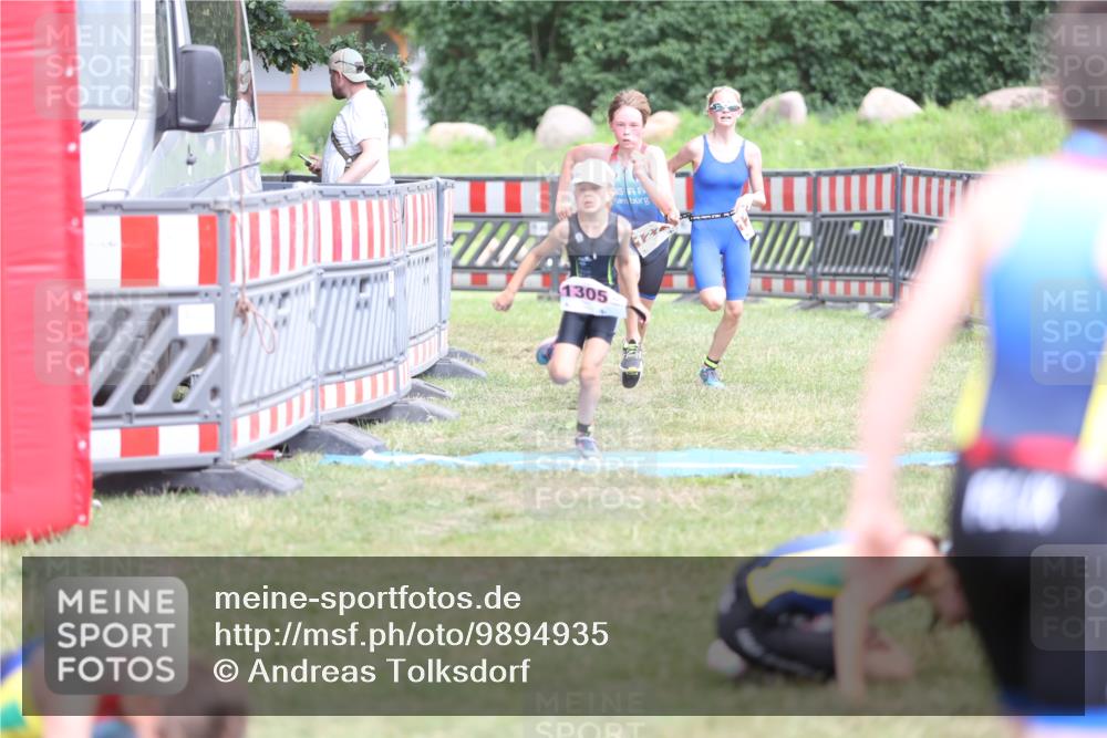 21.06.2026 - 29. Vierlanden-Triathlon Andreas Tolksdorf http://msf.ph/oto/9894935 21.06.2026 15:10:50 Ziel 1233, 1273, 1305, 1311, 1321, 1233, 1273, 1305, 1311, 1321 meine-sportfotos.de