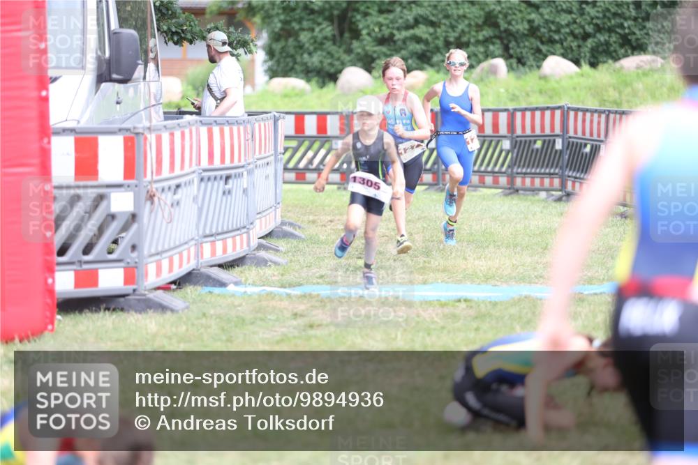 21.06.2026 - 29. Vierlanden-Triathlon Andreas Tolksdorf http://msf.ph/oto/9894936 21.06.2026 15:10:50 Ziel 1233, 1273, 1305, 1311, 1321, 1233, 1273, 1305, 1311, 1321 meine-sportfotos.de