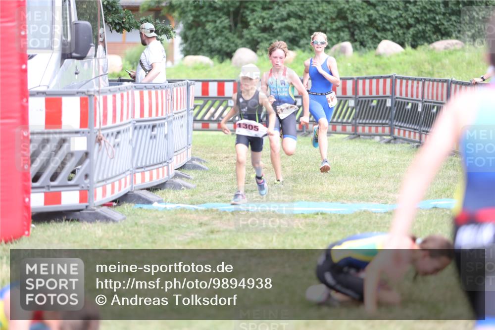 21.06.2026 - 29. Vierlanden-Triathlon Andreas Tolksdorf http://msf.ph/oto/9894938 21.06.2026 15:10:50 Ziel 1233, 1273, 1305, 1311, 1321, 1233, 1273, 1305, 1311, 1321 meine-sportfotos.de