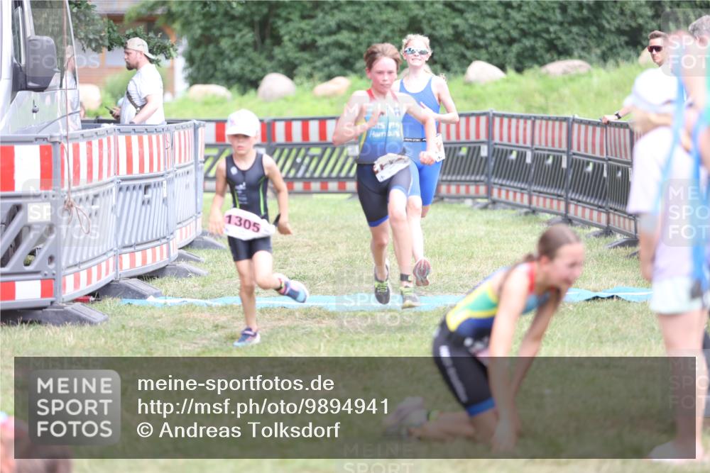 21.06.2026 - 29. Vierlanden-Triathlon Andreas Tolksdorf http://msf.ph/oto/9894941 21.06.2026 15:10:51 Ziel 1233, 1273, 1305, 1311, 1321, 1233, 1273, 1305, 1311, 1321 meine-sportfotos.de