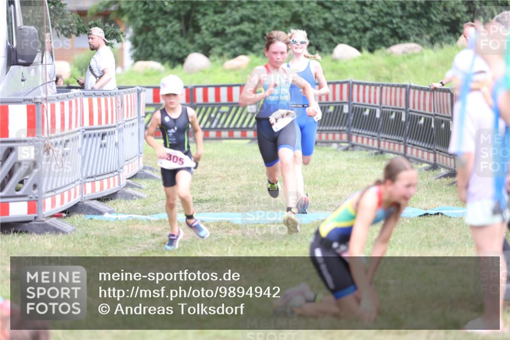 21.06.2026 - 29. Vierlanden-Triathlon Andreas Tolksdorf http://msf.ph/oto/9894942 21.06.2026 15:10:51 Ziel 1233, 1273, 1305, 1311, 1321, 1233, 1273, 1305, 1311, 1321 meine-sportfotos.de