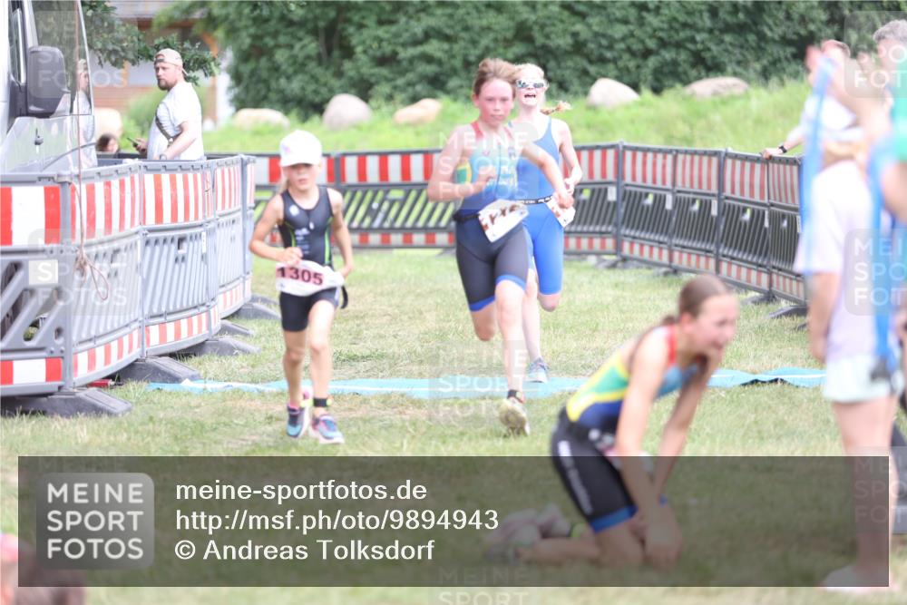 21.06.2026 - 29. Vierlanden-Triathlon Andreas Tolksdorf http://msf.ph/oto/9894943 21.06.2026 15:10:51 Ziel 1233, 1273, 1305, 1311, 1321, 1233, 1273, 1305, 1311, 1321 meine-sportfotos.de