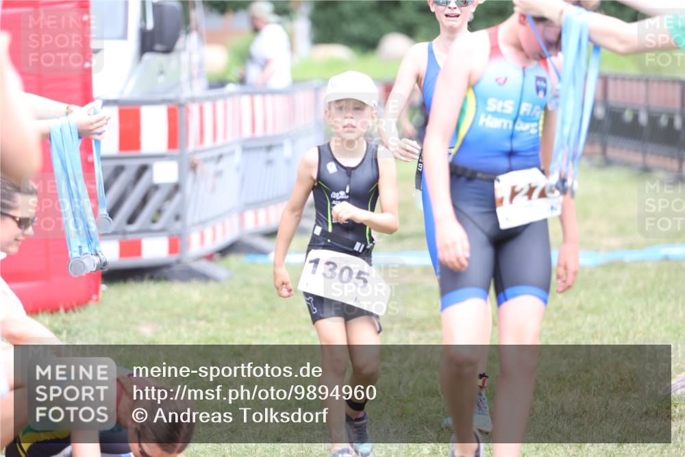 21.06.2026 - 29. Vierlanden-Triathlon Andreas Tolksdorf http://msf.ph/oto/9894960 21.06.2026 15:10:54 Ziel 1233, 1273, 1305, 1311, 1321, 1233, 1273, 1305, 1311, 1321 meine-sportfotos.de
