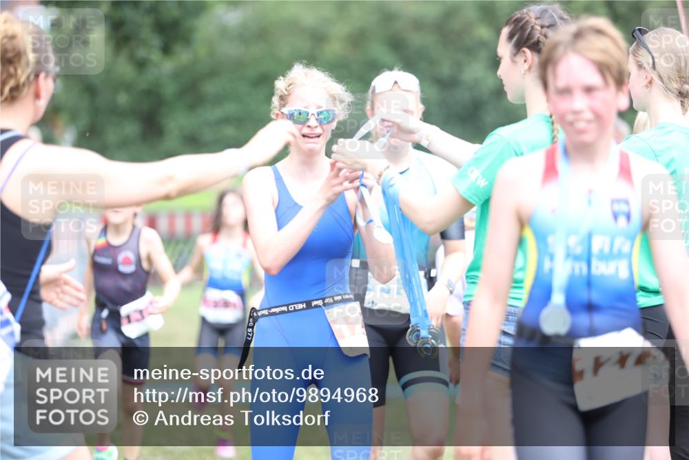 21.06.2026 - 29. Vierlanden-Triathlon Andreas Tolksdorf http://msf.ph/oto/9894968 21.06.2026 15:10:57 Ziel 1233, 1273, 1311, 1321, 1233, 1273, 1311, 1321 meine-sportfotos.de