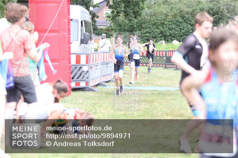 21.06.2026 - 29. Vierlanden-Triathlon Andreas Tolksdorf http://msf.ph/oto/9894971 21.06.2026 15:11:16 Ziel 1230, 1244, 1257, 1275, 1288, 1332, 1230, 1244, 1257, 1275, 1288, 1332 meine-sportfotos.de