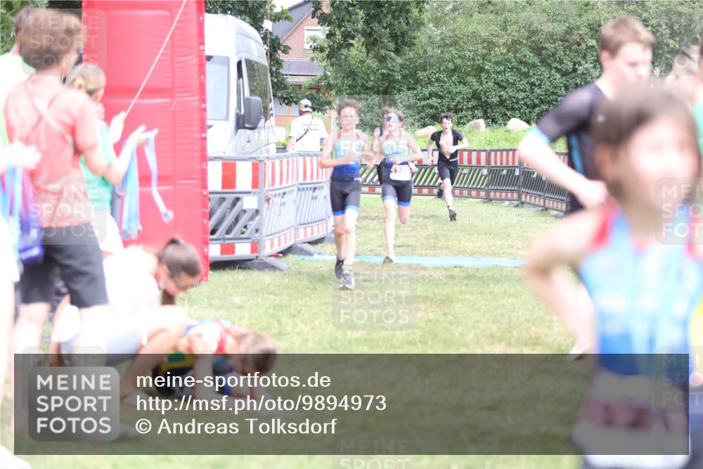 21.06.2026 - 29. Vierlanden-Triathlon Andreas Tolksdorf http://msf.ph/oto/9894973 21.06.2026 15:11:16 Ziel 1230, 1244, 1257, 1275, 1288, 1332, 1230, 1244, 1257, 1275, 1288, 1332 meine-sportfotos.de