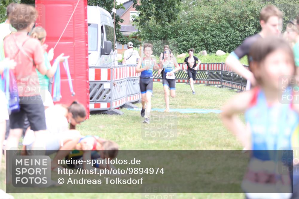 21.06.2026 - 29. Vierlanden-Triathlon Andreas Tolksdorf http://msf.ph/oto/9894974 21.06.2026 15:11:16 Ziel 1230, 1244, 1257, 1275, 1288, 1332, 1230, 1244, 1257, 1275, 1288, 1332 meine-sportfotos.de