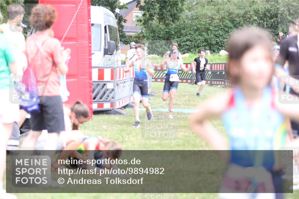 21.06.2026 - 29. Vierlanden-Triathlon Andreas Tolksdorf http://msf.ph/oto/9894982 21.06.2026 15:11:16 Ziel 1230, 1244, 1257, 1275, 1288, 1332, 1230, 1244, 1257, 1275, 1288, 1332 meine-sportfotos.de