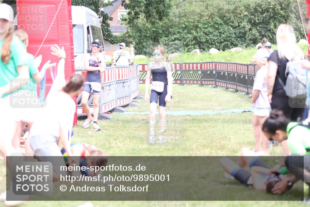 21.06.2026 - 29. Vierlanden-Triathlon Andreas Tolksdorf http://msf.ph/oto/9895001 21.06.2026 15:11:28 Ziel 1275, 1317, 1332, 1275, 1317, 1332 meine-sportfotos.de
