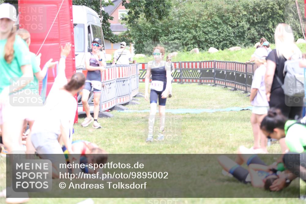 21.06.2026 - 29. Vierlanden-Triathlon Andreas Tolksdorf http://msf.ph/oto/9895002 21.06.2026 15:11:28 Ziel 1275, 1317, 1332, 1275, 1317, 1332 meine-sportfotos.de