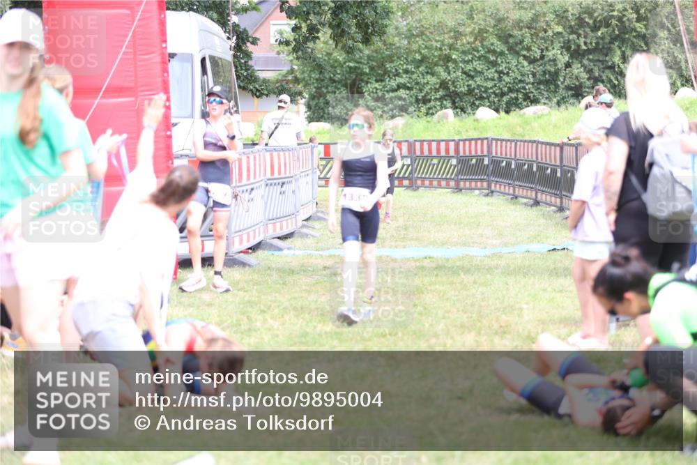 21.06.2026 - 29. Vierlanden-Triathlon Andreas Tolksdorf http://msf.ph/oto/9895004 21.06.2026 15:11:29 Ziel 1275, 1317, 1332, 1275, 1317, 1332 meine-sportfotos.de