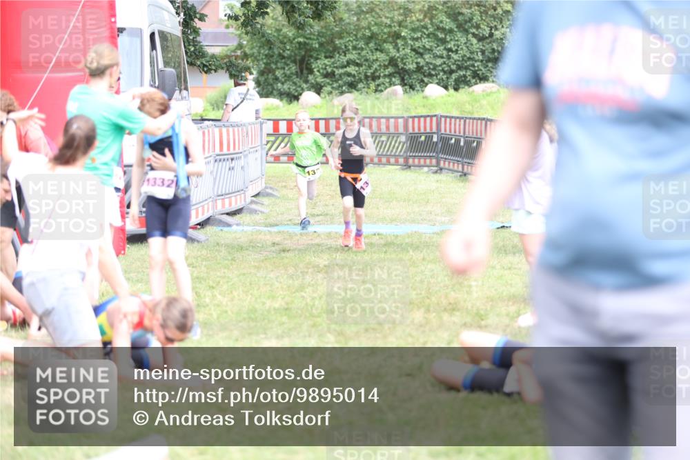 21.06.2026 - 29. Vierlanden-Triathlon Andreas Tolksdorf http://msf.ph/oto/9895014 21.06.2026 15:11:31 Ziel 1275, 1317, 1332, 1275, 1317, 1332 meine-sportfotos.de