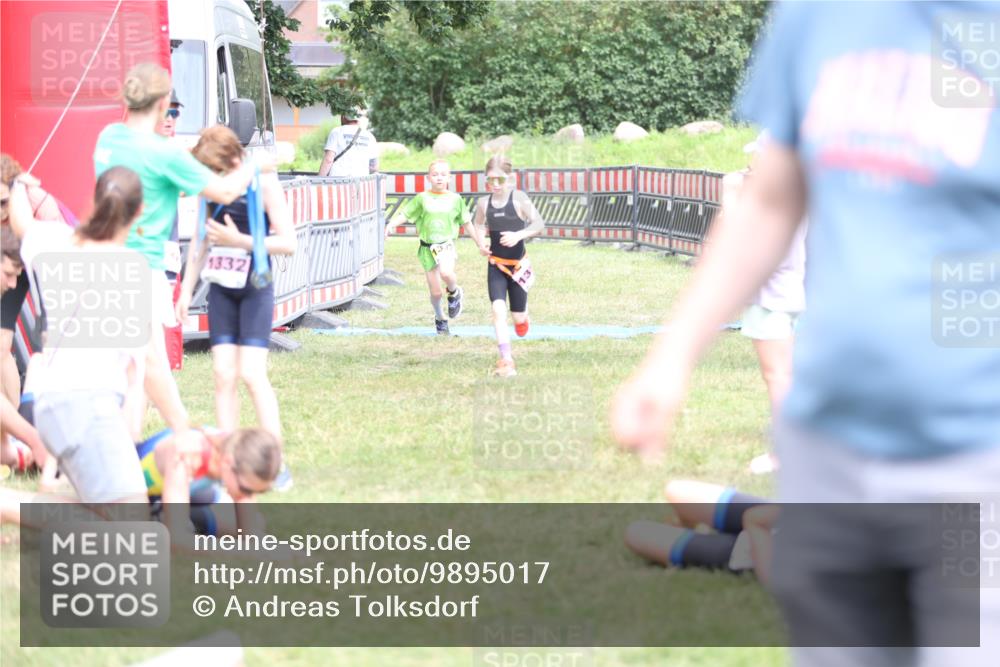 21.06.2026 - 29. Vierlanden-Triathlon Andreas Tolksdorf http://msf.ph/oto/9895017 21.06.2026 15:11:31 Ziel 1275, 1317, 1332, 1275, 1317, 1332 meine-sportfotos.de