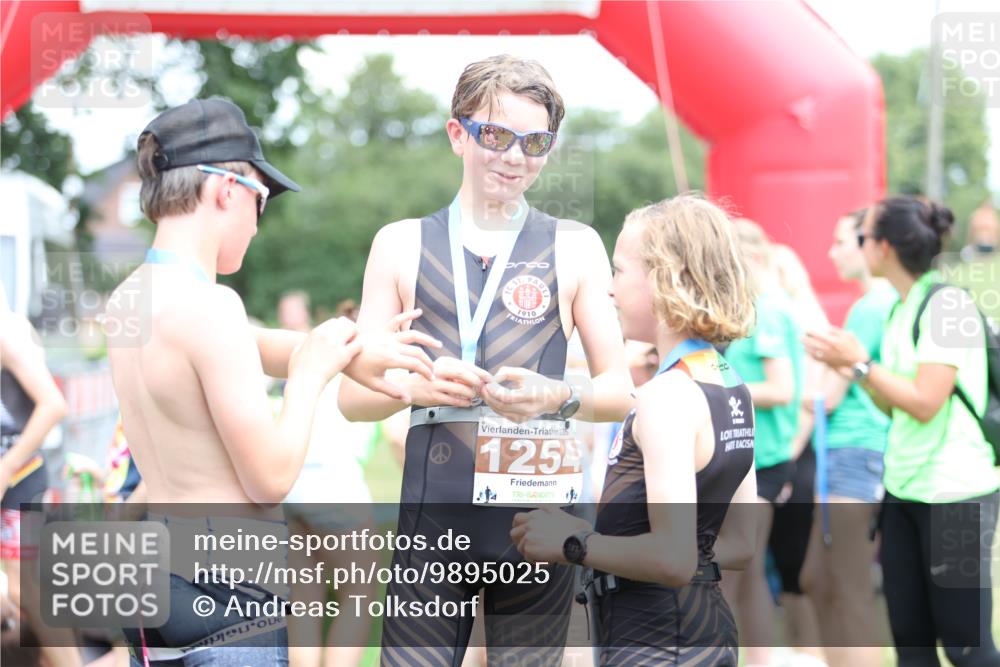 21.06.2026 - 29. Vierlanden-Triathlon Andreas Tolksdorf http://msf.ph/oto/9895025 21.06.2026 15:11:57 Ziel 1232, 1303, 1232, 1303 meine-sportfotos.de