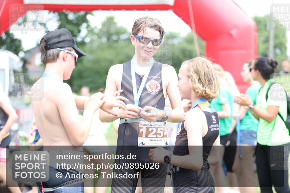 21.06.2026 - 29. Vierlanden-Triathlon Andreas Tolksdorf http://msf.ph/oto/9895026 21.06.2026 15:11:57 Ziel 1232, 1303, 1232, 1303 meine-sportfotos.de