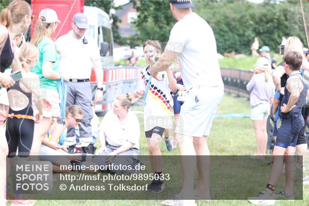 21.06.2026 - 29. Vierlanden-Triathlon Andreas Tolksdorf http://msf.ph/oto/9895033 21.06.2026 15:12:56 Ziel 1249, 1258, 1260, 1290, 1298, 1318, 1249, 1258, 1260, 1290, 1298, 1318 meine-sportfotos.de