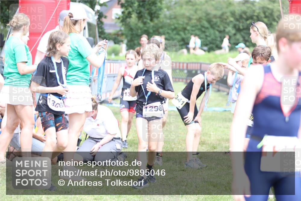 21.06.2026 - 29. Vierlanden-Triathlon Andreas Tolksdorf http://msf.ph/oto/9895046 21.06.2026 15:13:00 Ziel 1249, 1258, 1260, 1290, 1298, 1318, 1249, 1258, 1260, 1290, 1298, 1318 meine-sportfotos.de