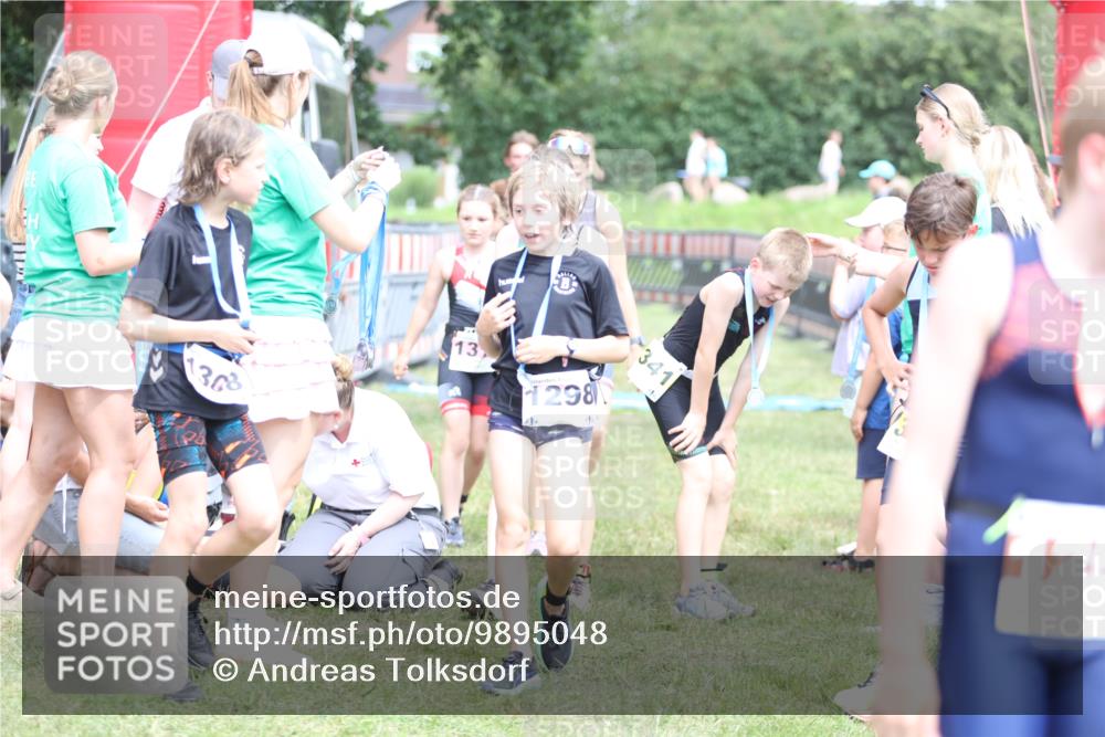 21.06.2026 - 29. Vierlanden-Triathlon Andreas Tolksdorf http://msf.ph/oto/9895048 21.06.2026 15:13:00 Ziel 1249, 1258, 1260, 1290, 1298, 1318, 1249, 1258, 1260, 1290, 1298, 1318 meine-sportfotos.de