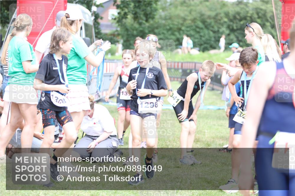 21.06.2026 - 29. Vierlanden-Triathlon Andreas Tolksdorf http://msf.ph/oto/9895049 21.06.2026 15:13:00 Ziel 1249, 1258, 1260, 1290, 1298, 1318, 1249, 1258, 1260, 1290, 1298, 1318 meine-sportfotos.de