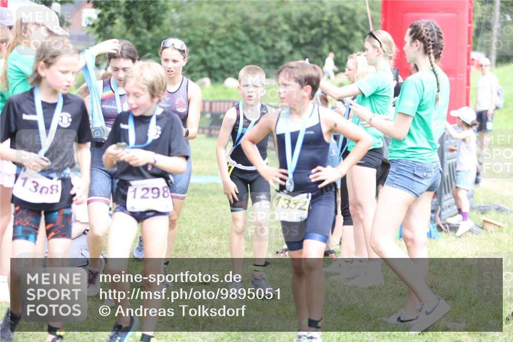 21.06.2026 - 29. Vierlanden-Triathlon Andreas Tolksdorf http://msf.ph/oto/9895051 21.06.2026 15:13:02 Ziel 1249, 1260, 1290, 1318, 1249, 1260, 1290, 1318 meine-sportfotos.de