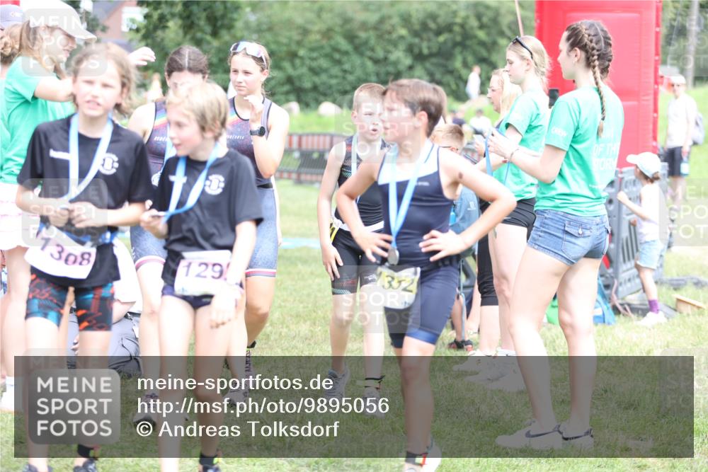 21.06.2026 - 29. Vierlanden-Triathlon Andreas Tolksdorf http://msf.ph/oto/9895056 21.06.2026 15:13:02 Ziel 1249, 1260, 1290, 1318, 1249, 1260, 1290, 1318 meine-sportfotos.de