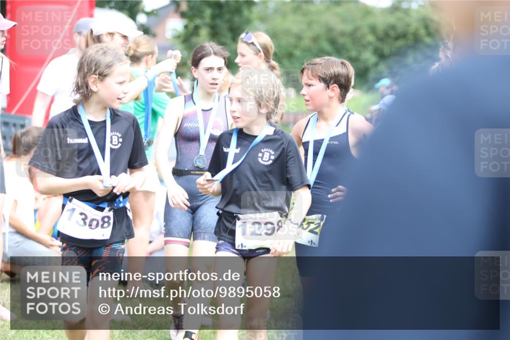 21.06.2026 - 29. Vierlanden-Triathlon Andreas Tolksdorf http://msf.ph/oto/9895058 21.06.2026 15:13:03 Ziel 1249, 1260, 1290, 1318, 1249, 1260, 1290, 1318 meine-sportfotos.de