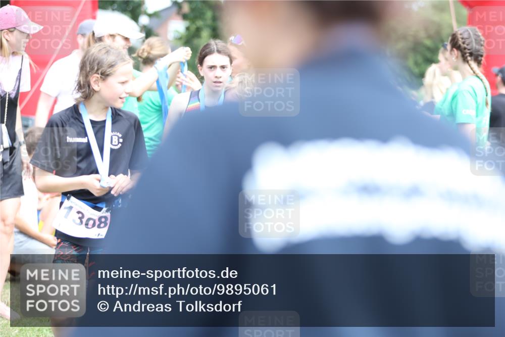 21.06.2026 - 29. Vierlanden-Triathlon Andreas Tolksdorf http://msf.ph/oto/9895061 21.06.2026 15:13:03 Ziel 1249, 1260, 1290, 1318, 1249, 1260, 1290, 1318 meine-sportfotos.de