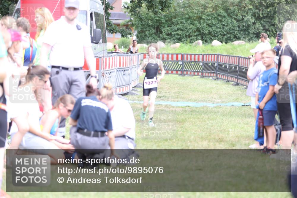 21.06.2026 - 29. Vierlanden-Triathlon Andreas Tolksdorf http://msf.ph/oto/9895076 21.06.2026 15:13:20 Ziel 1229, 1253, 1264, 1229, 1253, 1264 meine-sportfotos.de