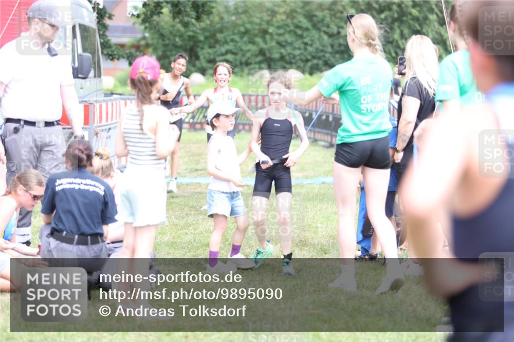 21.06.2026 - 29. Vierlanden-Triathlon Andreas Tolksdorf http://msf.ph/oto/9895090 21.06.2026 15:13:24 Ziel 1229, 1253, 1310, 1229, 1253, 1310 meine-sportfotos.de
